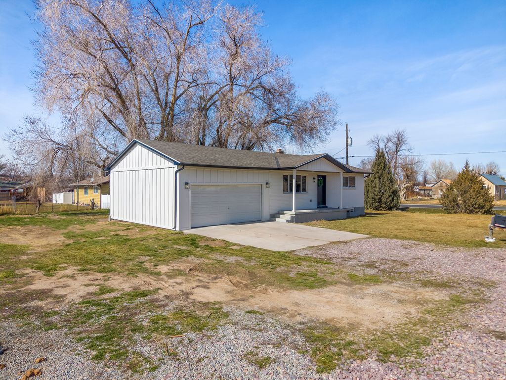 Photo of 206 S 400 E, Nephi, UT 84648 (MLS # 2140266)