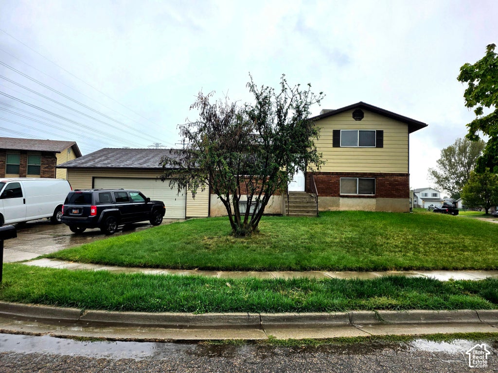 Photo of 3293 W 4950 S, Roy, UT 84067 (MLS # 2190943)