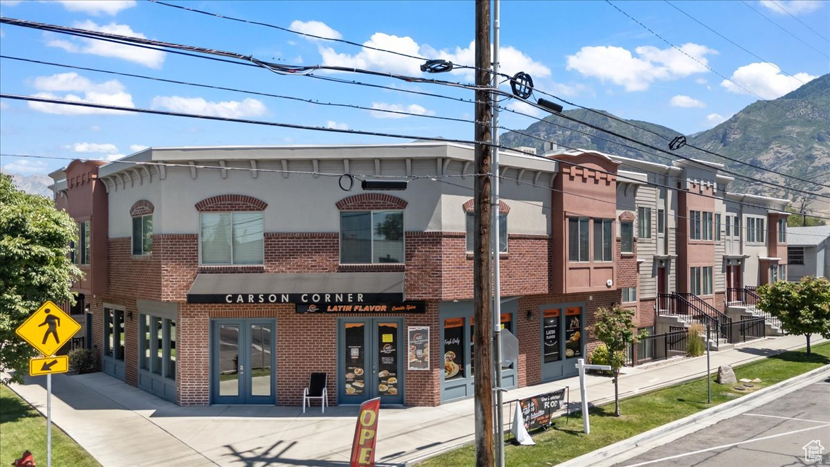 CARSON CORNER - Residential Income