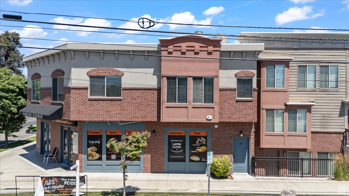 CARSON CORNER - Residential Income
