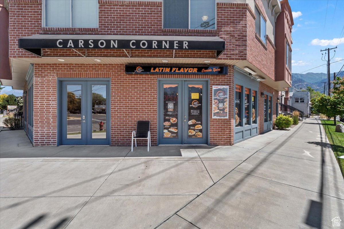 CARSON CORNER - Residential Income