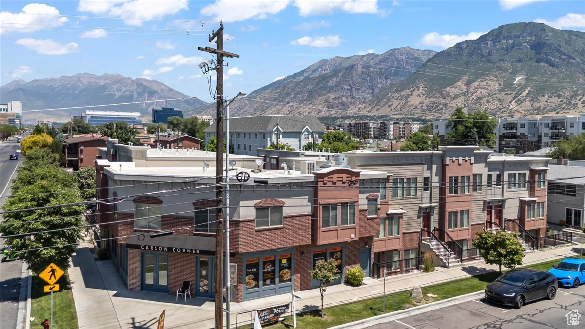 CARSON CORNER - Residential Income
