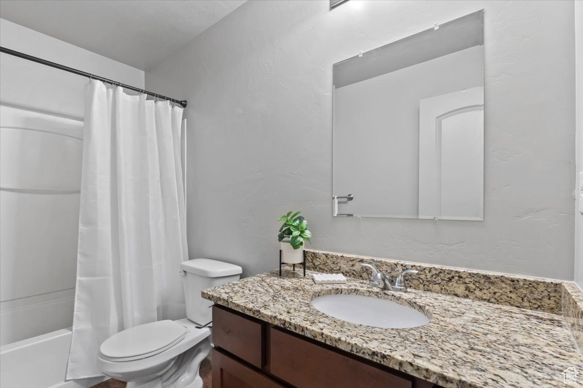CARSON CORNER - Residential Income