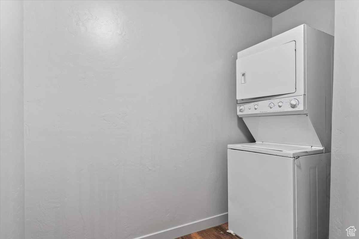 CARSON CORNER - Residential Income