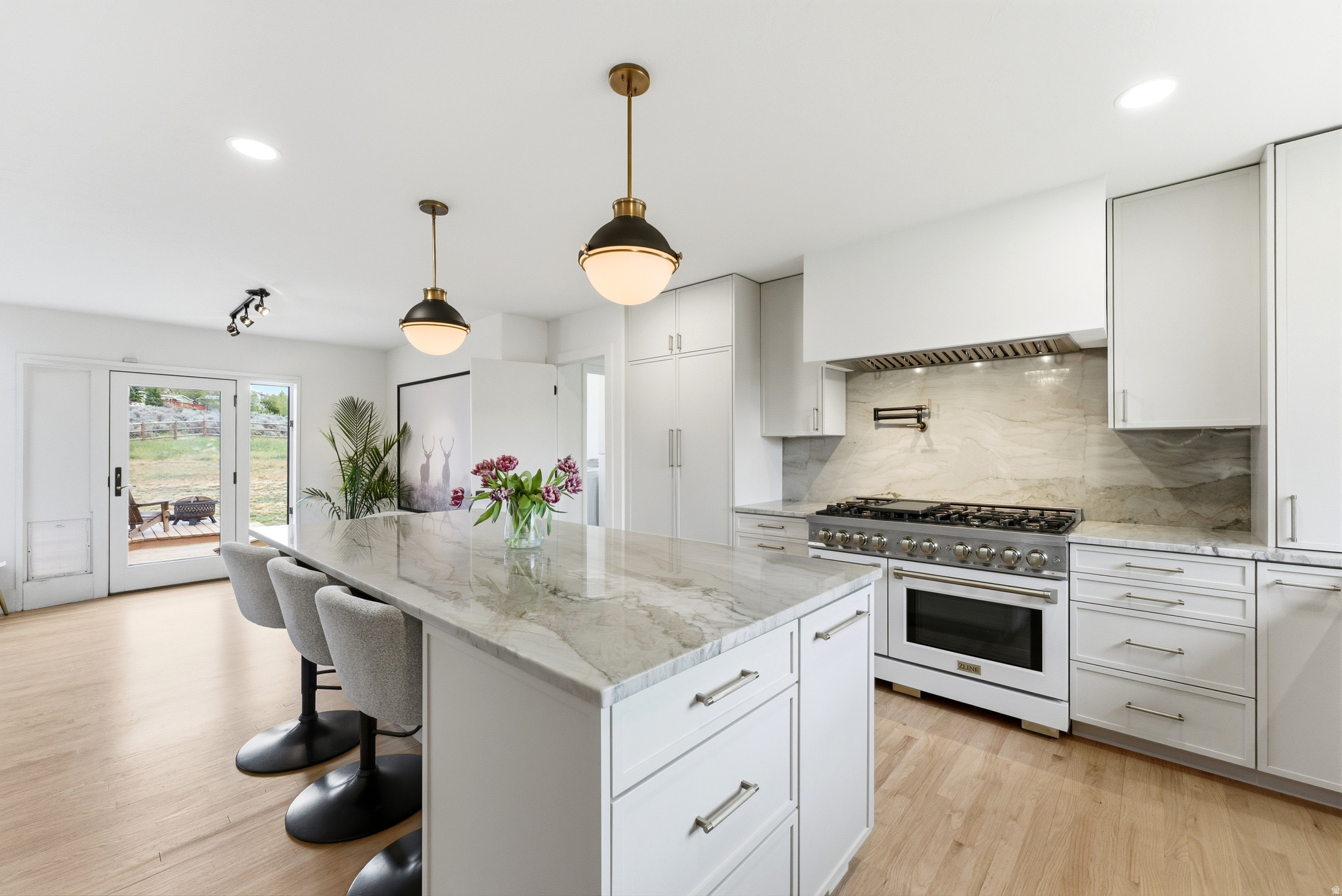 HIGHLAND ESTATES - Residential