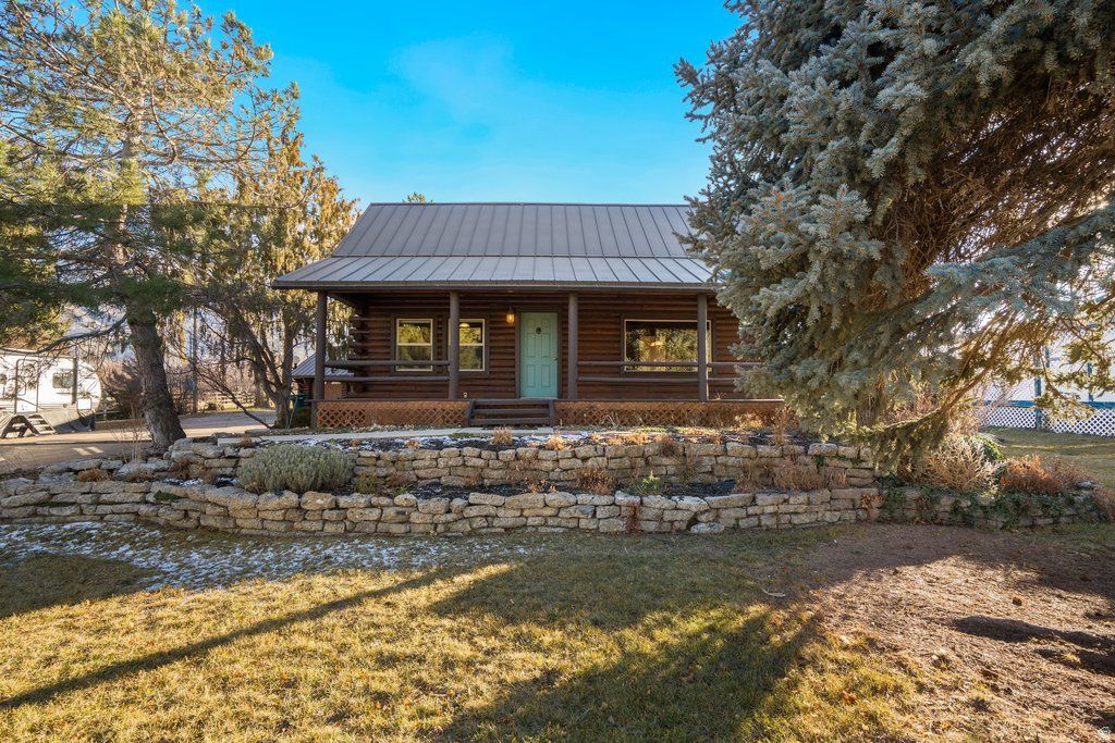 Photo of 5021 W 12400 S, Payson, UT 84651 (MLS # 2133740)