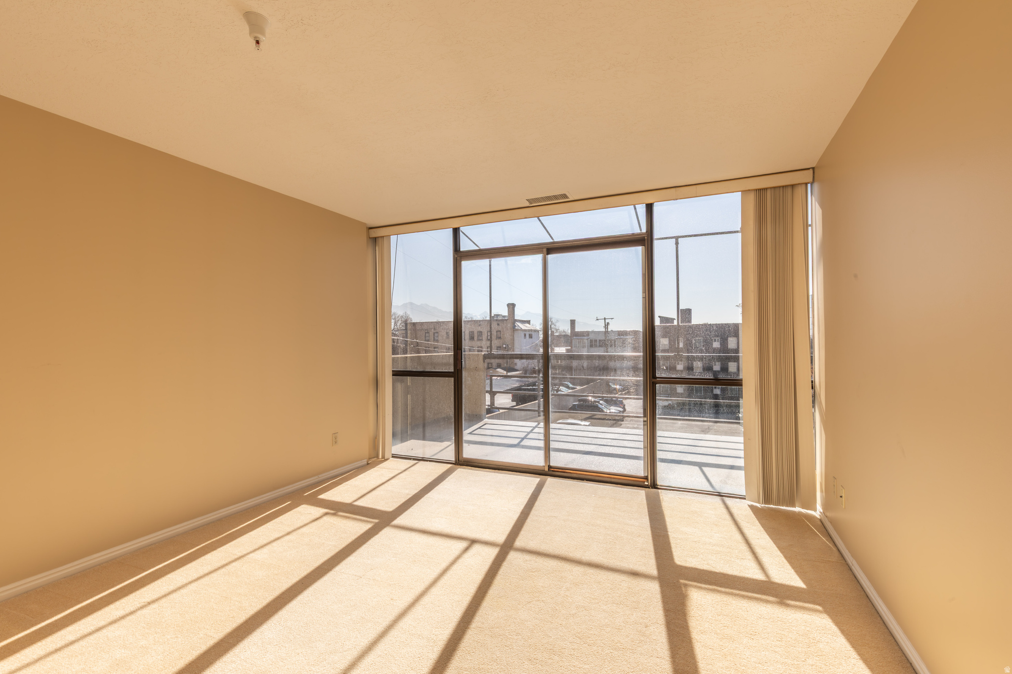 GOVERNOR'S PLAZA - Residential