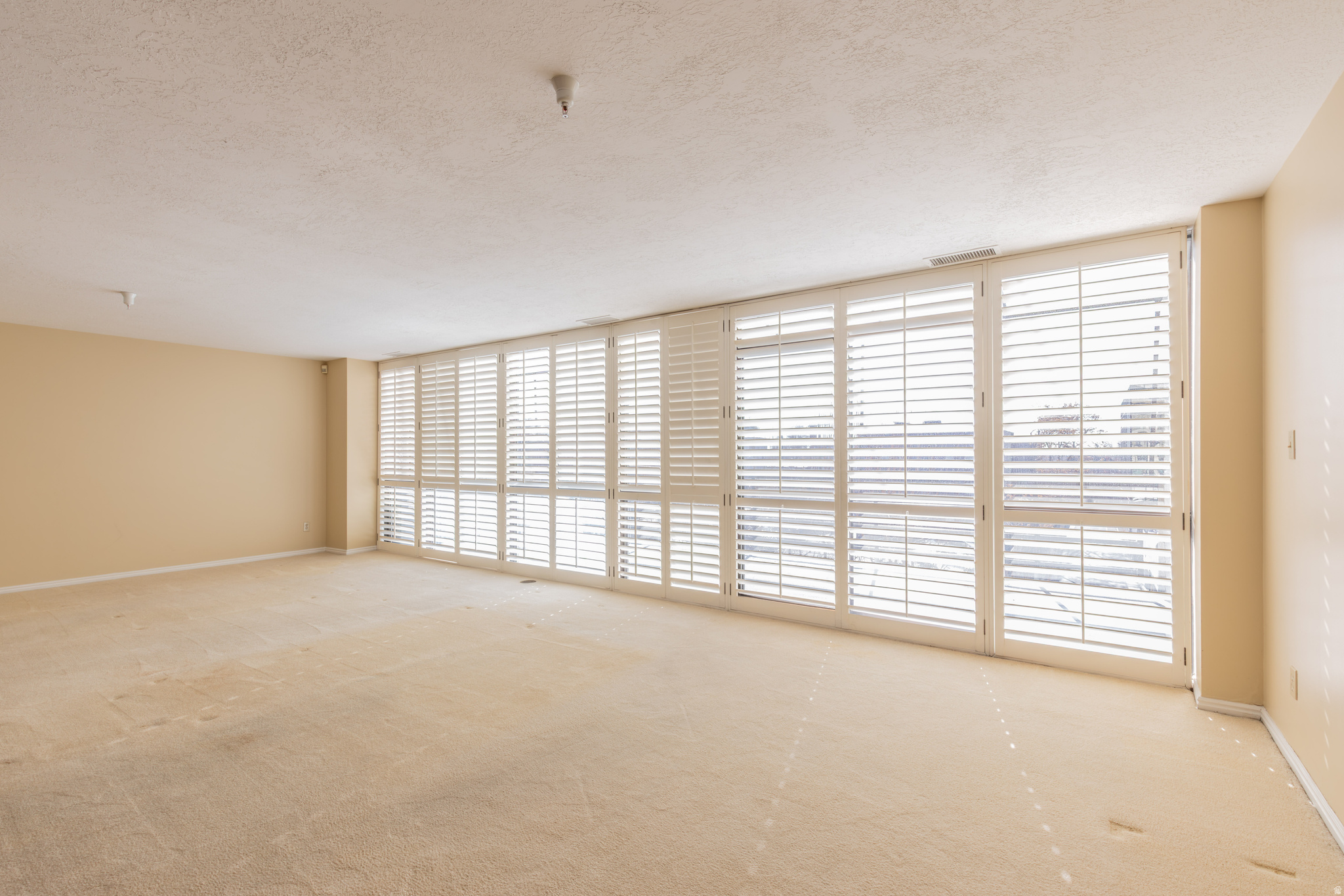 GOVERNOR'S PLAZA - Residential