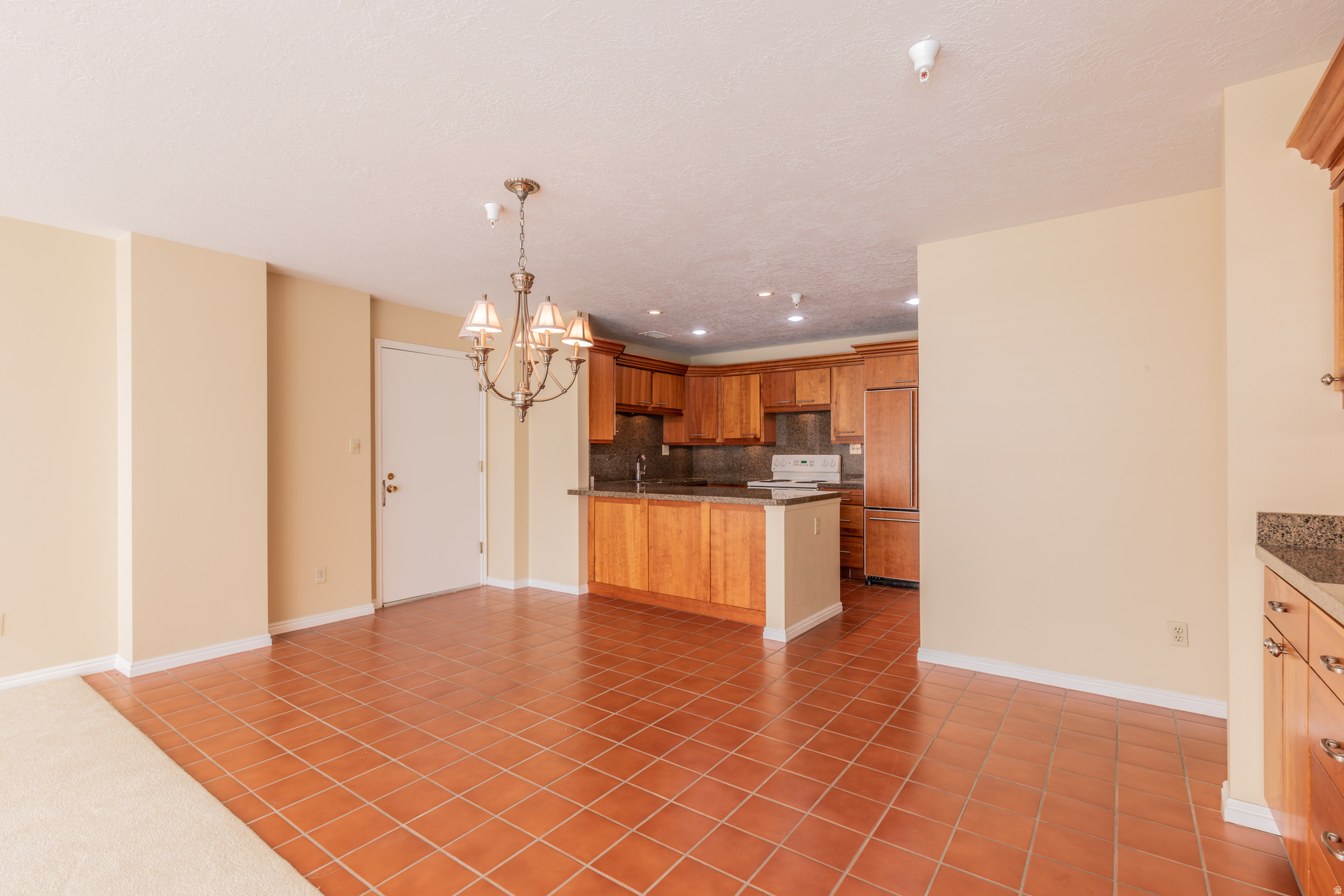 GOVERNOR'S PLAZA - Residential