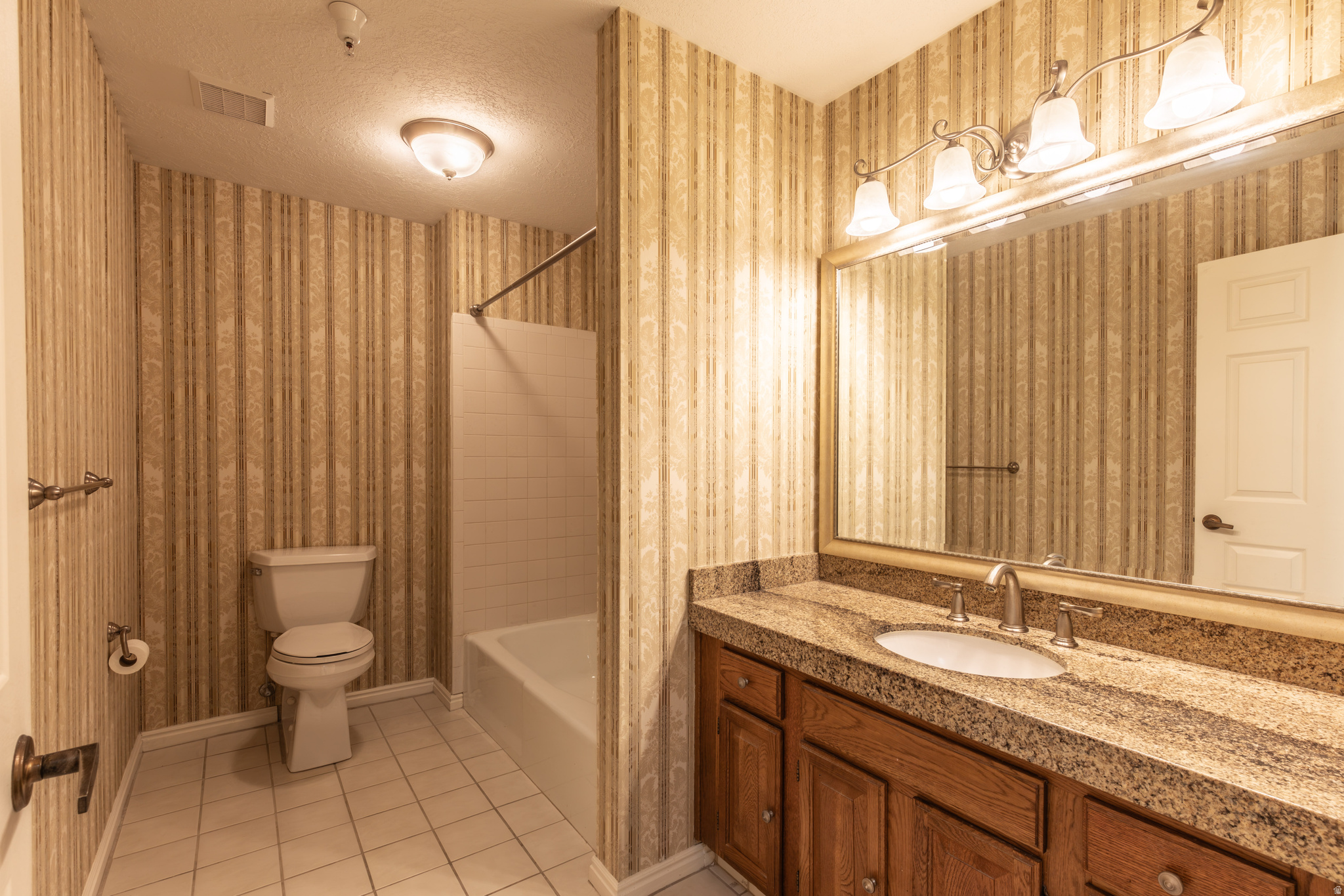 GOVERNOR'S PLAZA - Residential