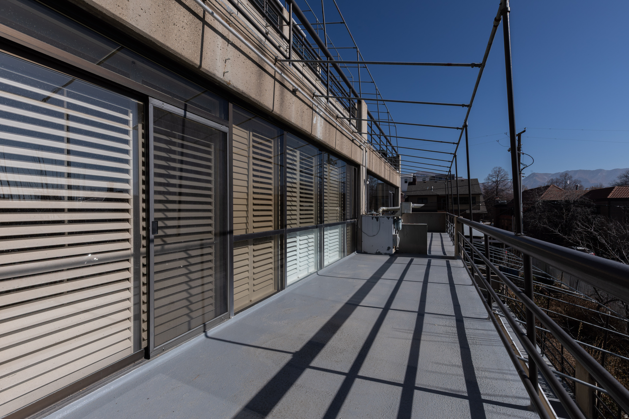 GOVERNOR'S PLAZA - Residential