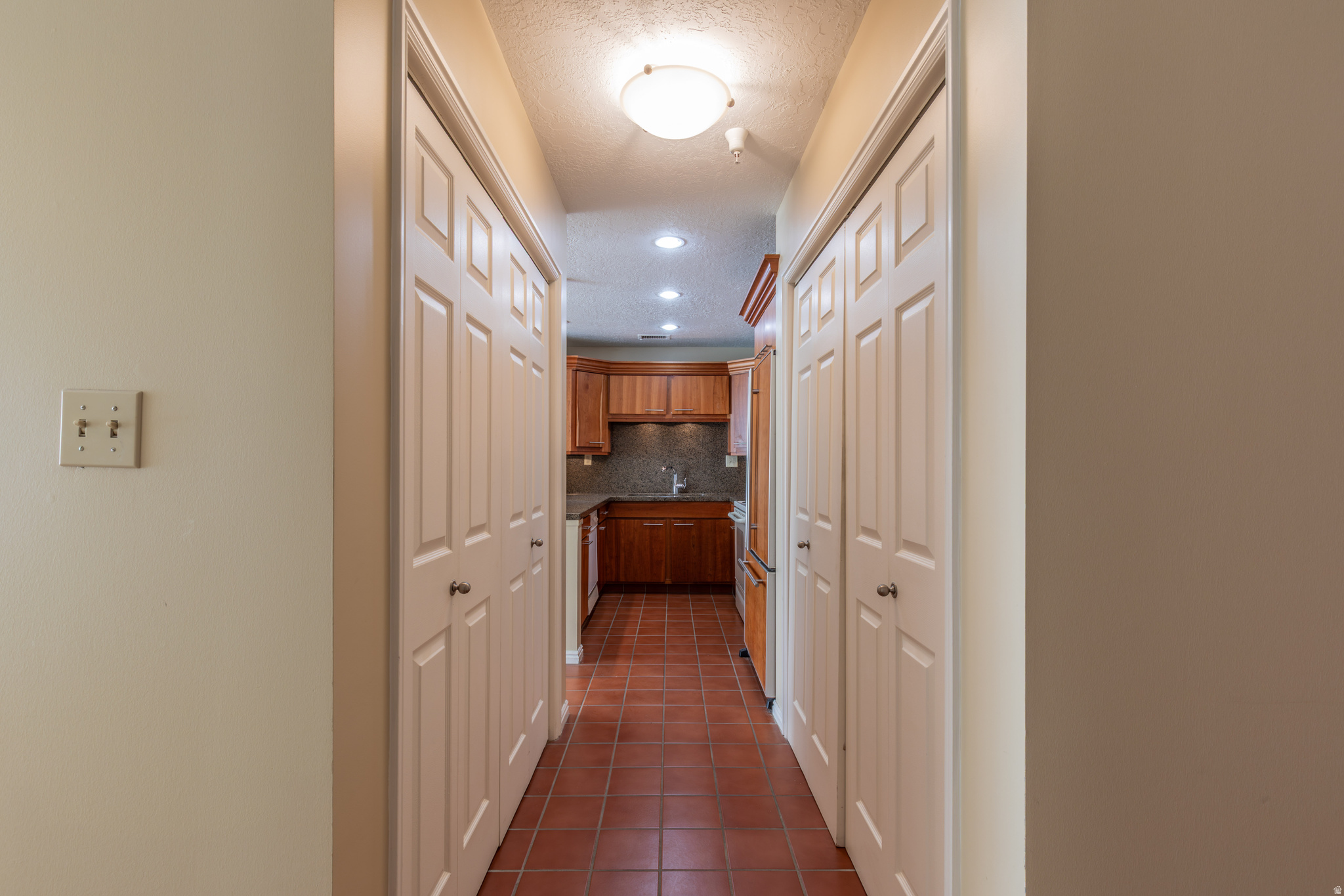 GOVERNOR'S PLAZA - Residential