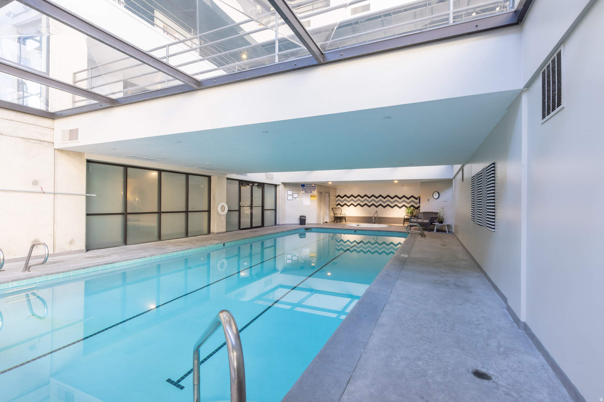 GOVERNOR'S PLAZA - Residential