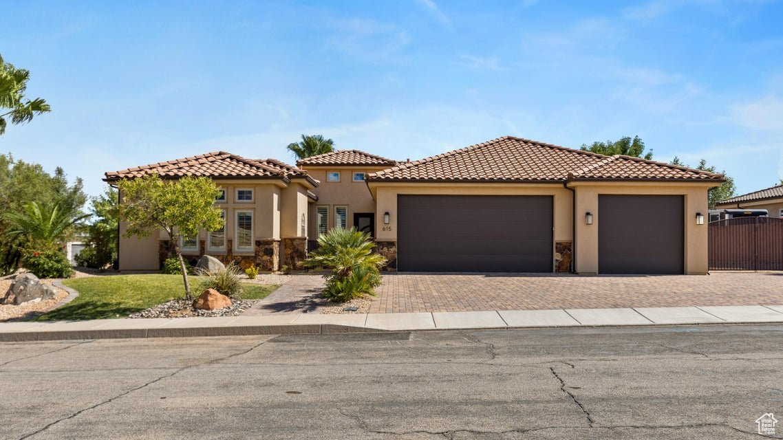 LAST SUN AT GREEN SPRINGS - Residential