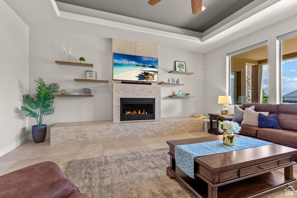 LAST SUN AT GREEN SPRINGS - Residential