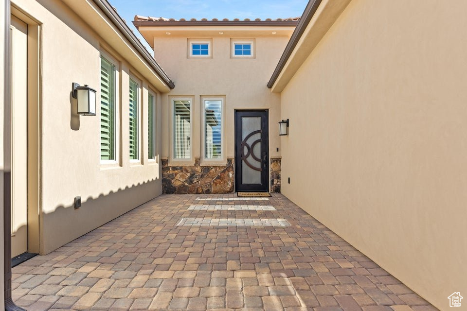 LAST SUN AT GREEN SPRINGS - Residential