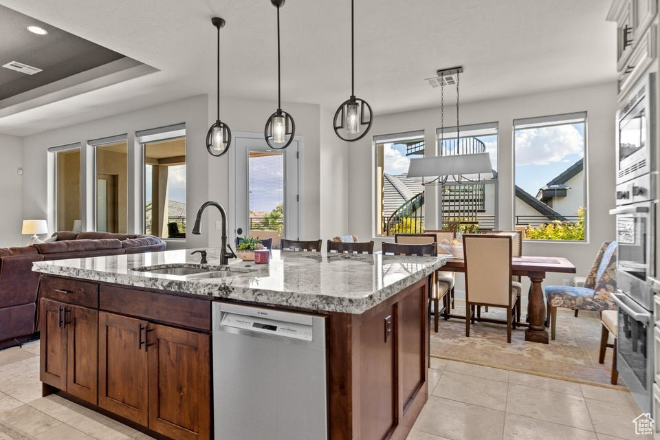 LAST SUN AT GREEN SPRINGS - Residential