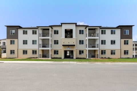 Condo For Sale - 4704 S Olive Ave #V301<br/> Mapleton, UT 84664