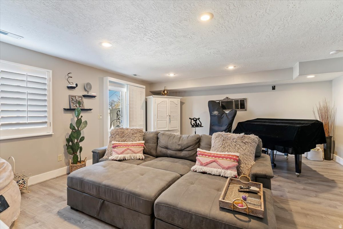 ORCHARD HOLLOW - Residential