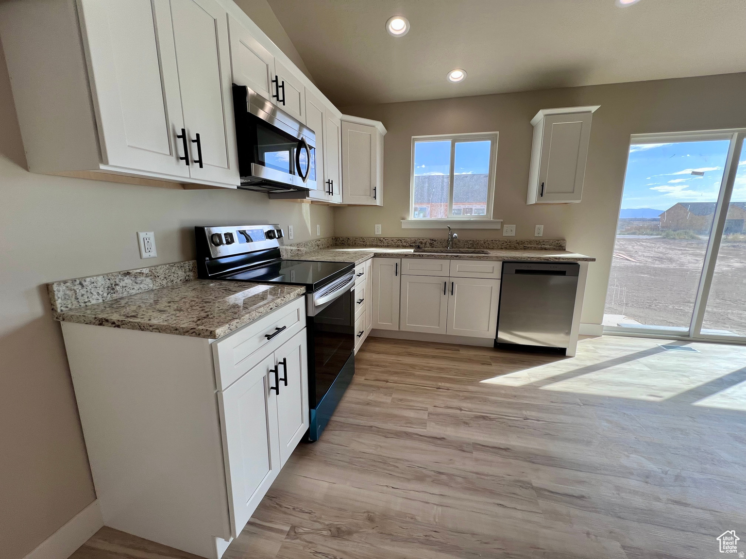 EAGLE POINT - Residential