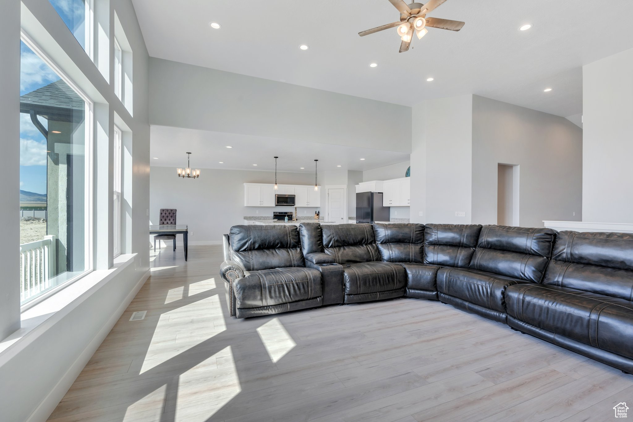4867 N Canaan Peak Dr, Eagle Mountain, Utah image 11