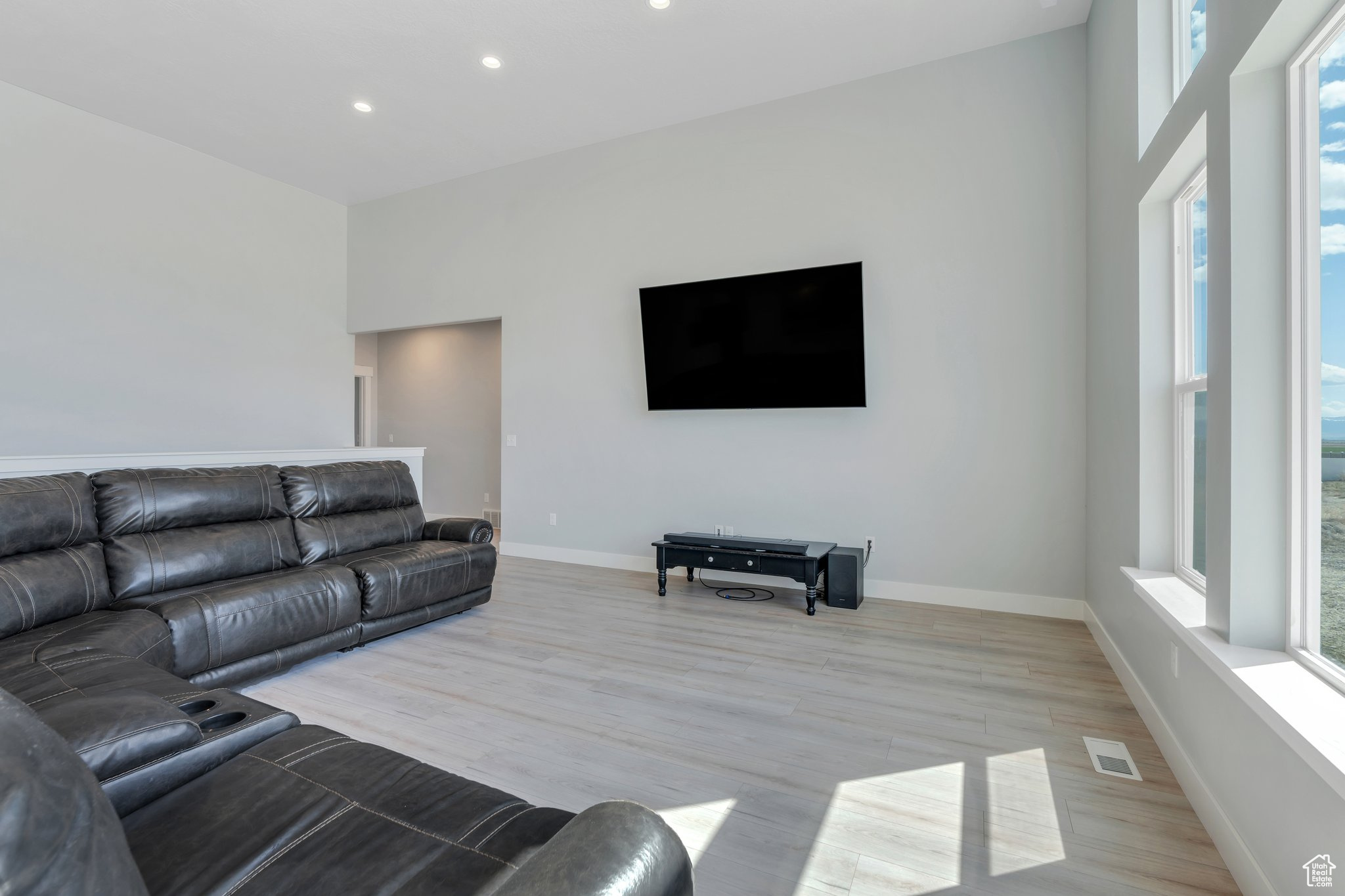 4867 N Canaan Peak Dr, Eagle Mountain, Utah image 8