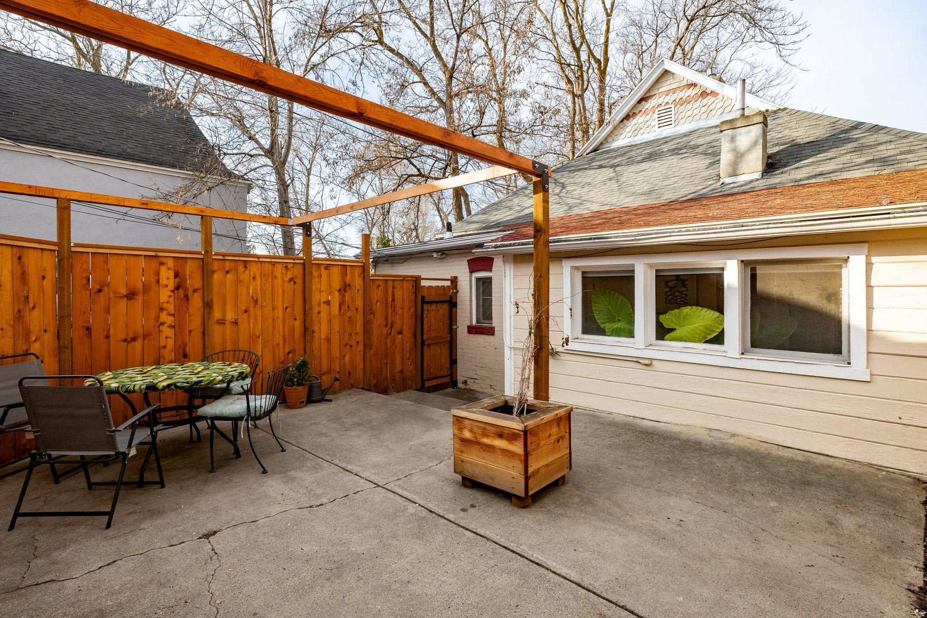 AVENUES - Residential Income