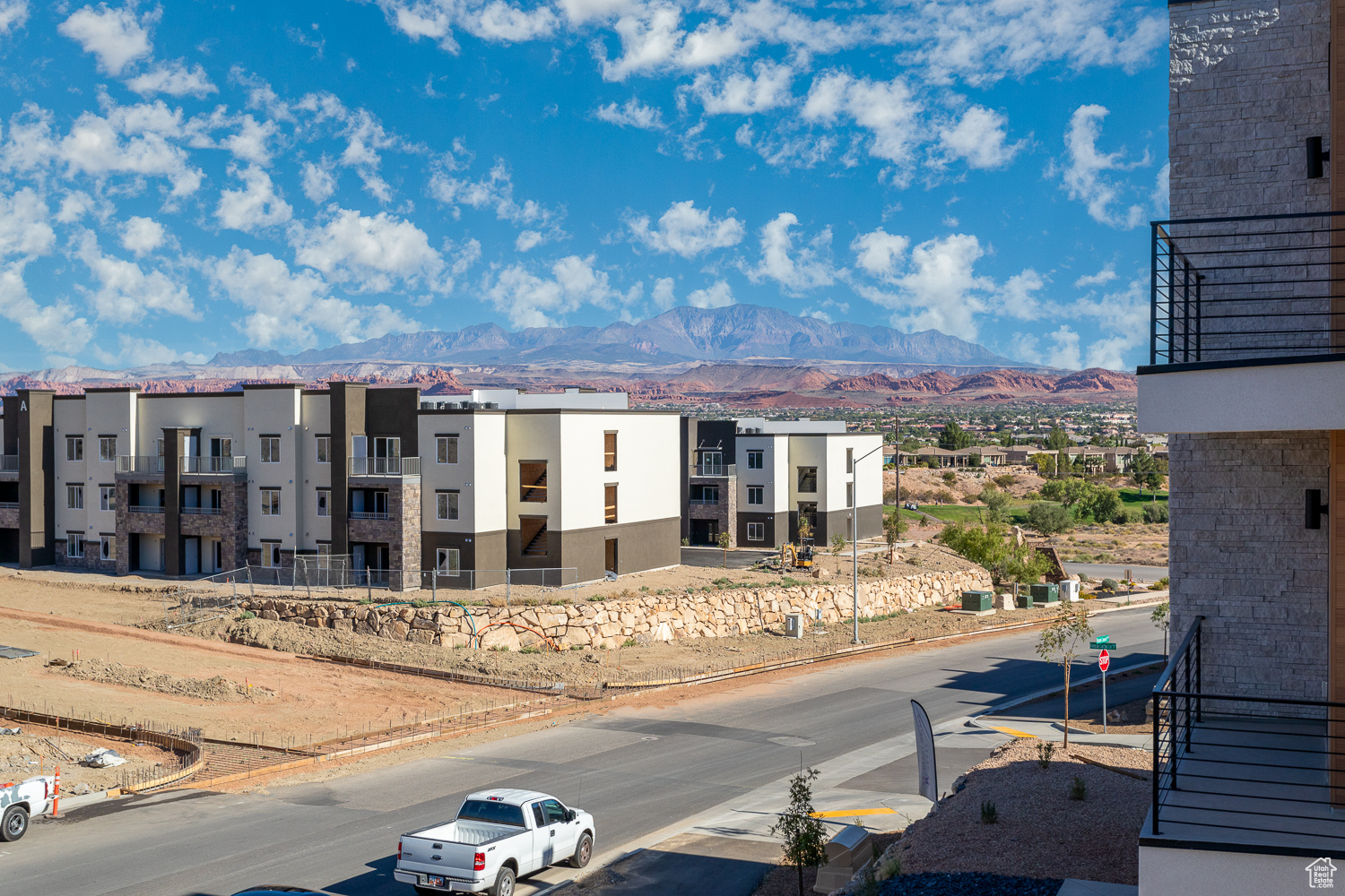 BECCO CREEK TOWNHOMES AT DIVARIO - Residential