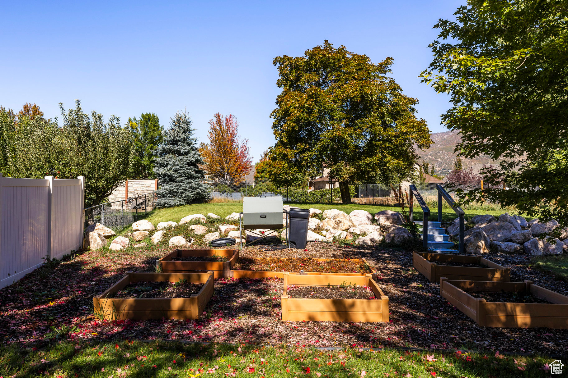 DEER RUN ESTATES - Residential