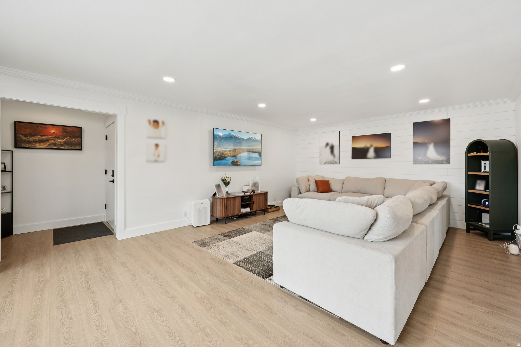 CARRIAGE LANE APT HO - Residential