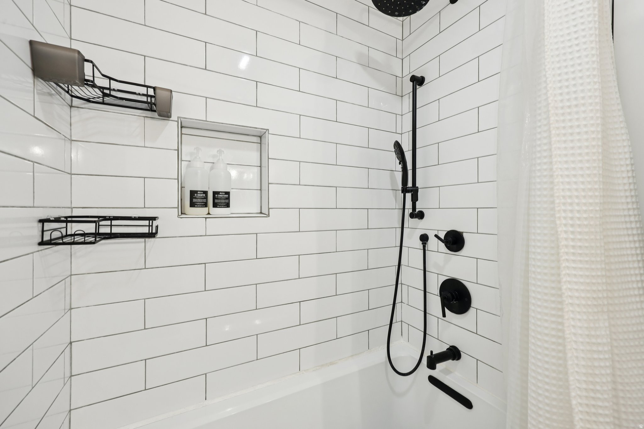 CARRIAGE LANE APT HO - Residential