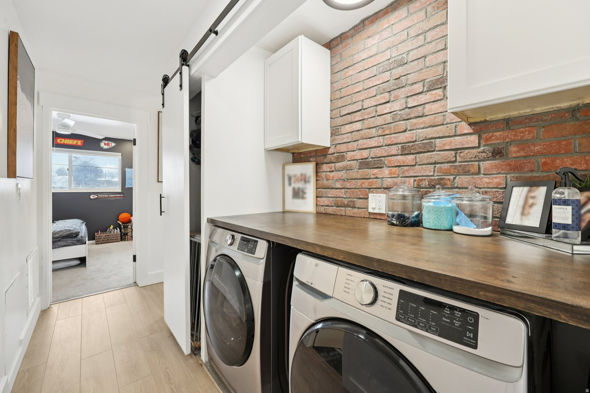 CARRIAGE LANE APT HO - Residential