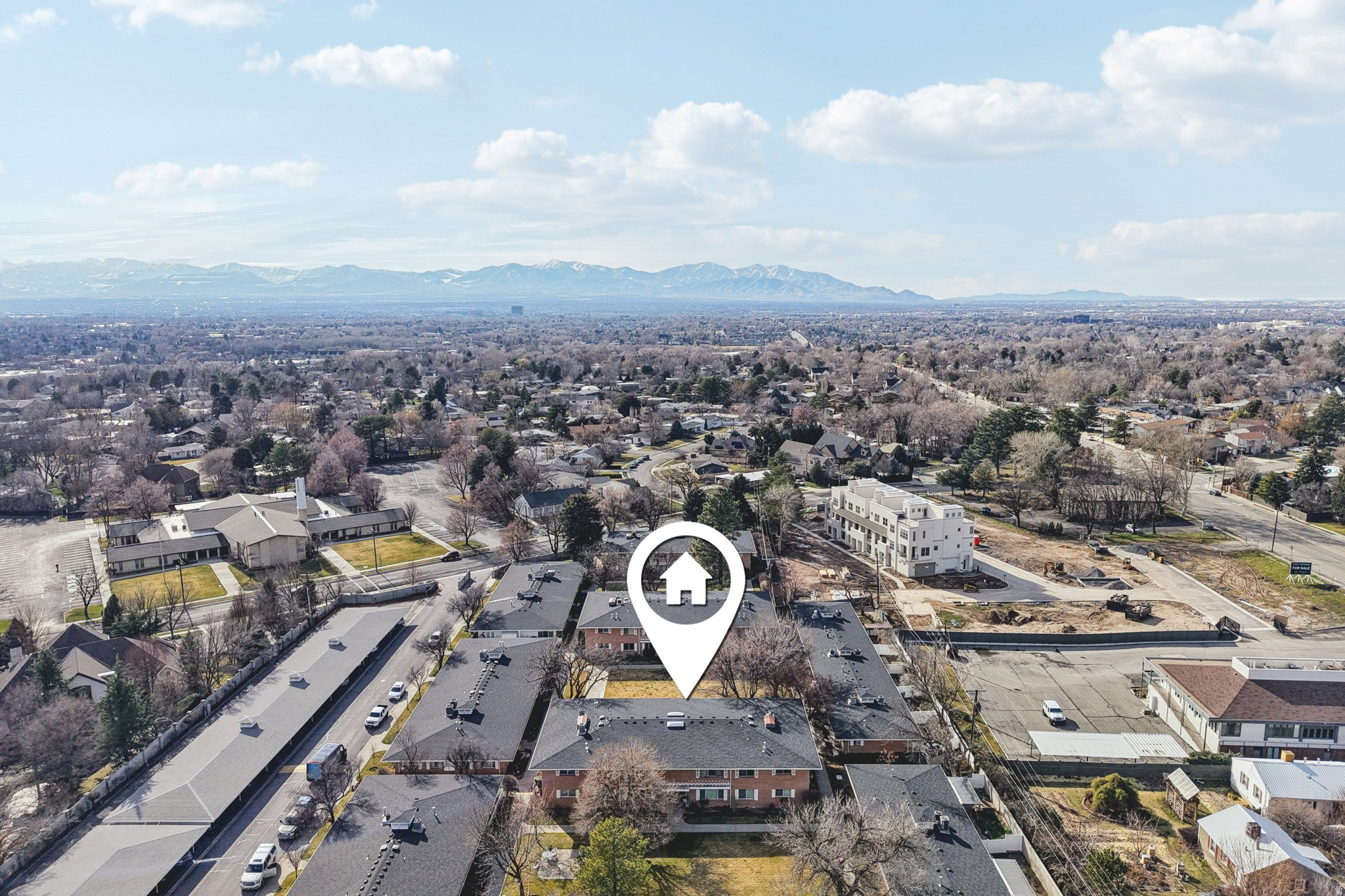 CARRIAGE LANE APT HO - Residential