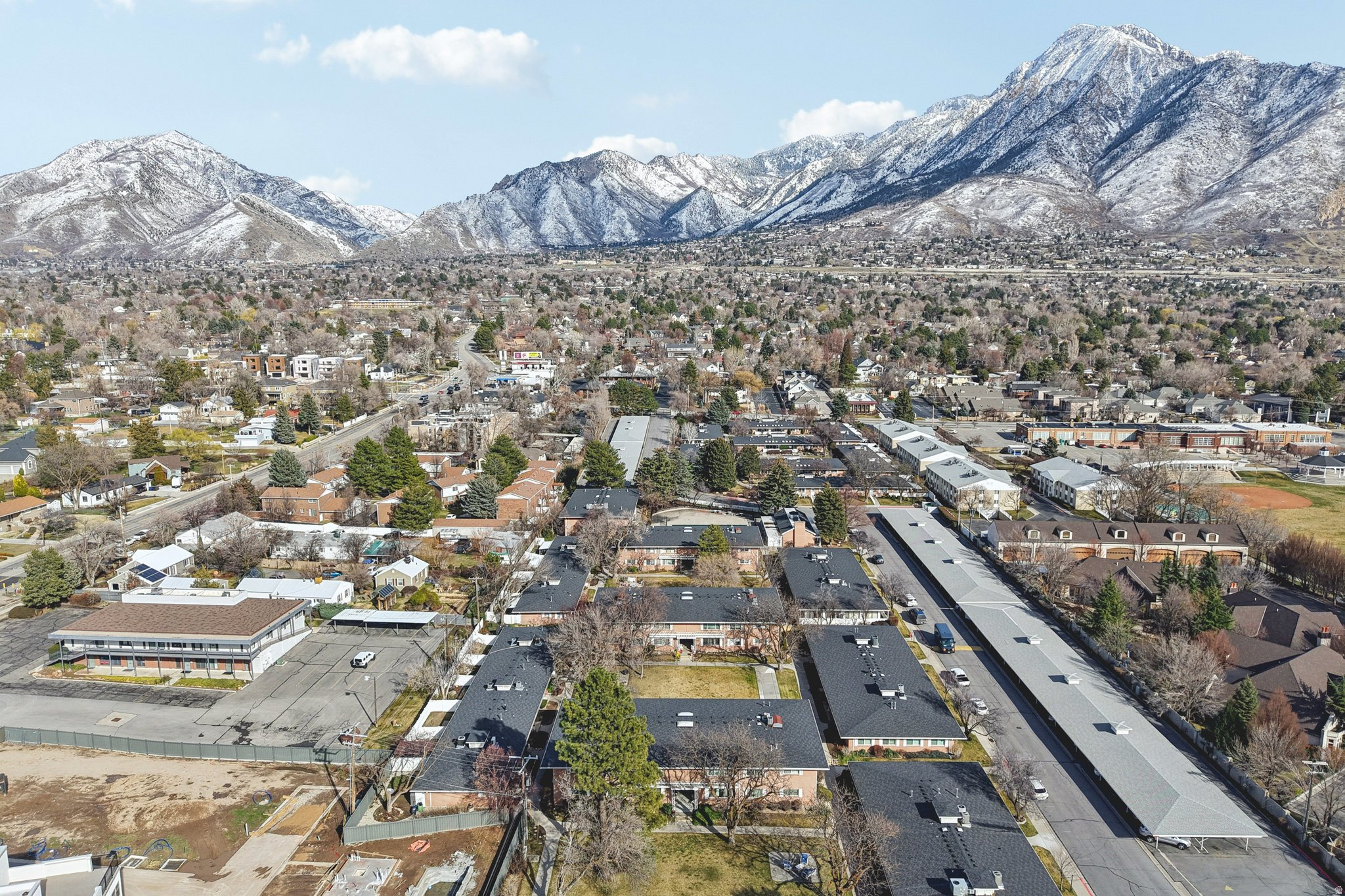 CARRIAGE LANE APT HO - Residential