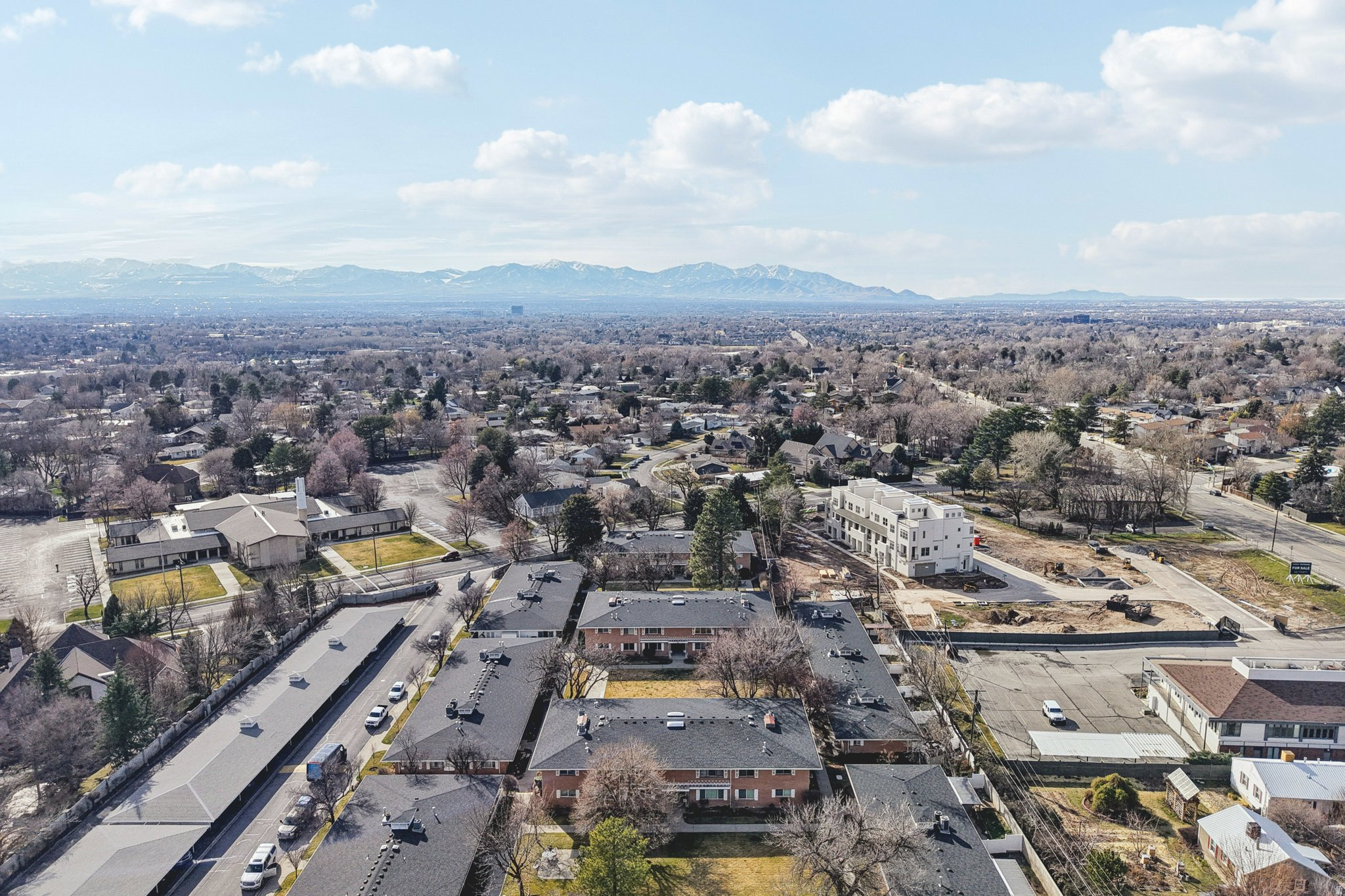 CARRIAGE LANE APT HO - Residential