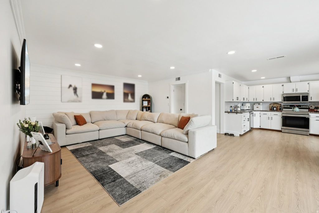 Photo of 2193 E CARRIAGE LN #30, Salt Lake City, UT 84117 (MLS # 2142249)