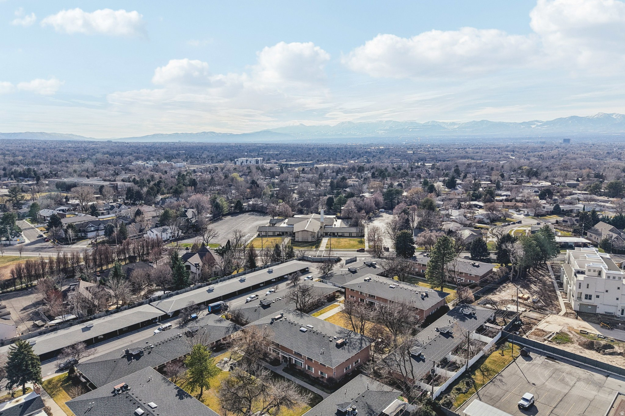 CARRIAGE LANE APT HO - Residential