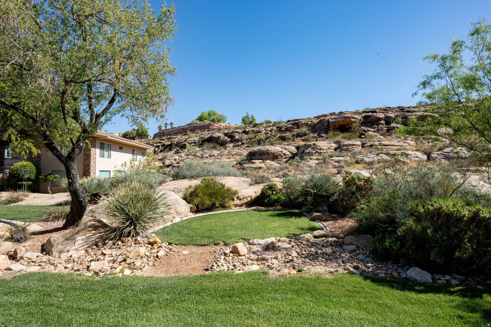 STONE CLIFF TOWNHOMES - Residential