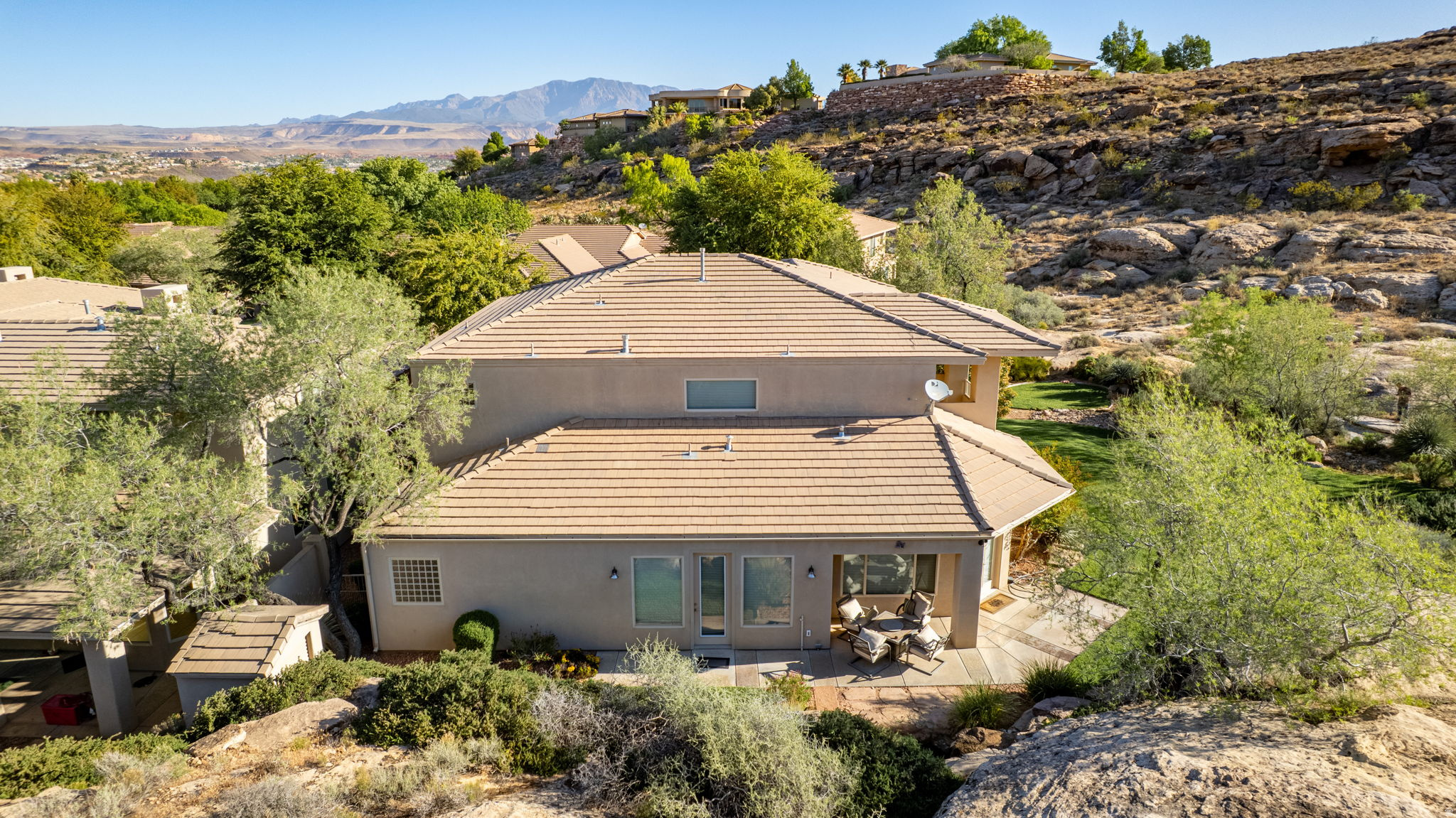 STONE CLIFF TOWNHOMES - Residential