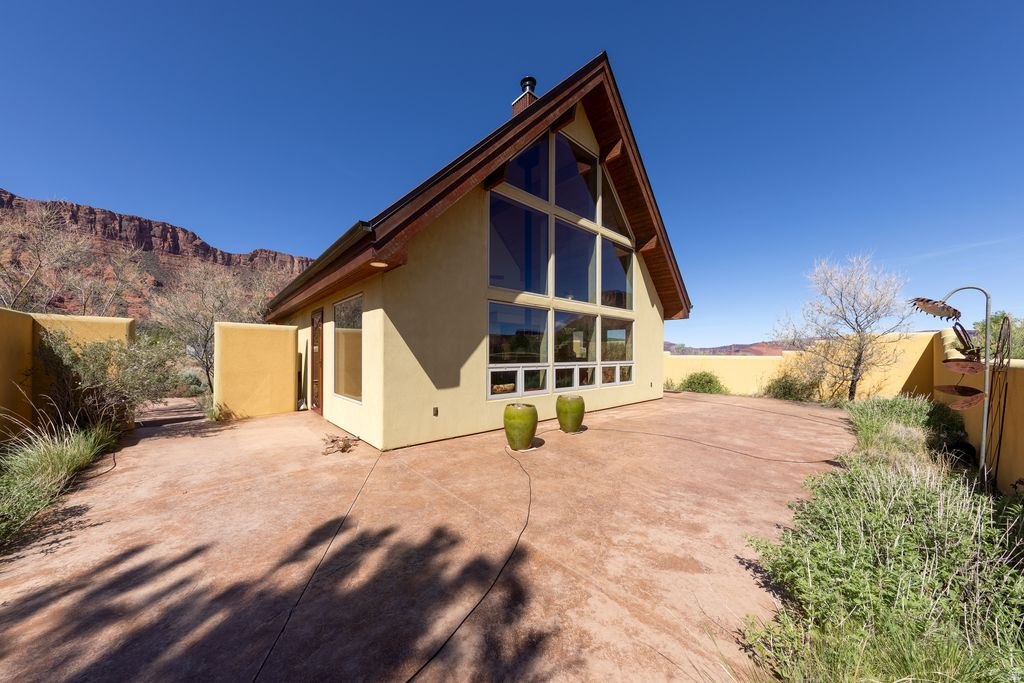 CASTLE VALLEY RIVER RANCHOS - Residential