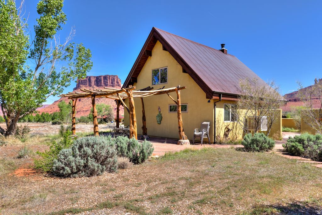 CASTLE VALLEY RIVER RANCHOS - Residential