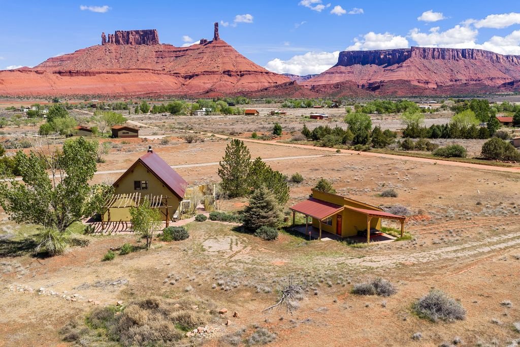 CASTLE VALLEY RIVER RANCHOS - Residential