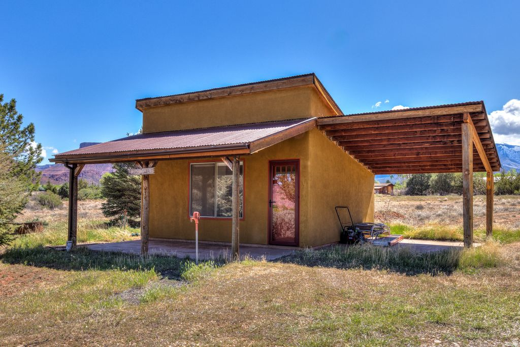 CASTLE VALLEY RIVER RANCHOS - Residential