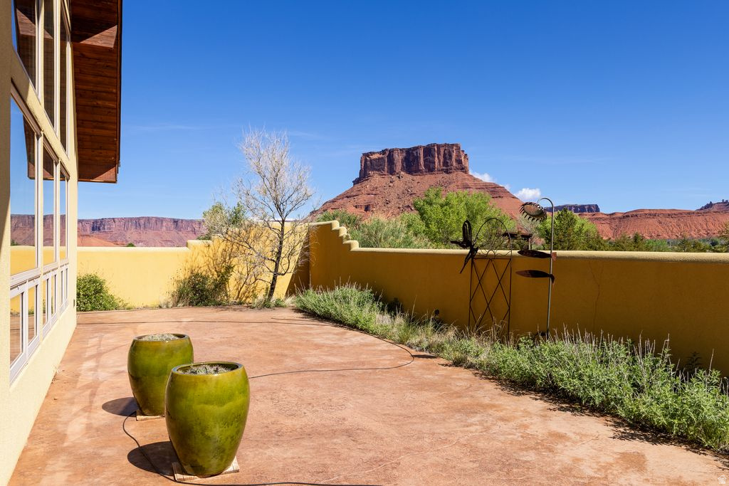 CASTLE VALLEY RIVER RANCHOS - Residential