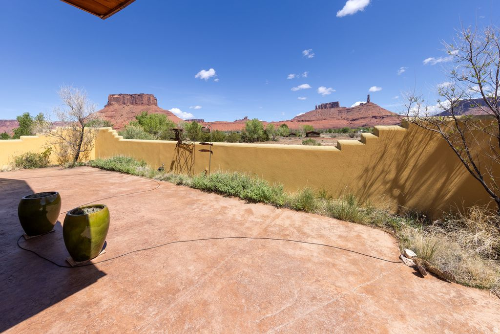 CASTLE VALLEY RIVER RANCHOS - Residential