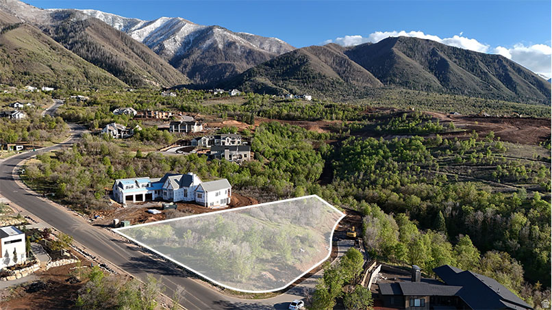 SUMMIT CREEK - Land