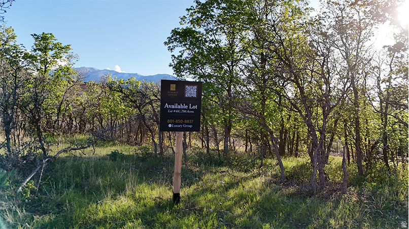 SUMMIT CREEK - Land