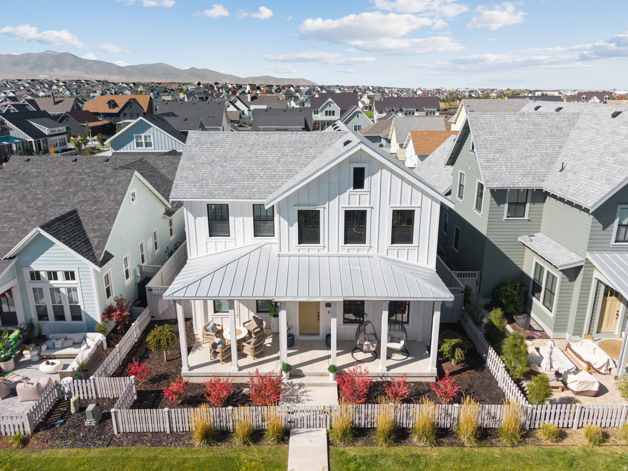 DAYBREAK - Residential