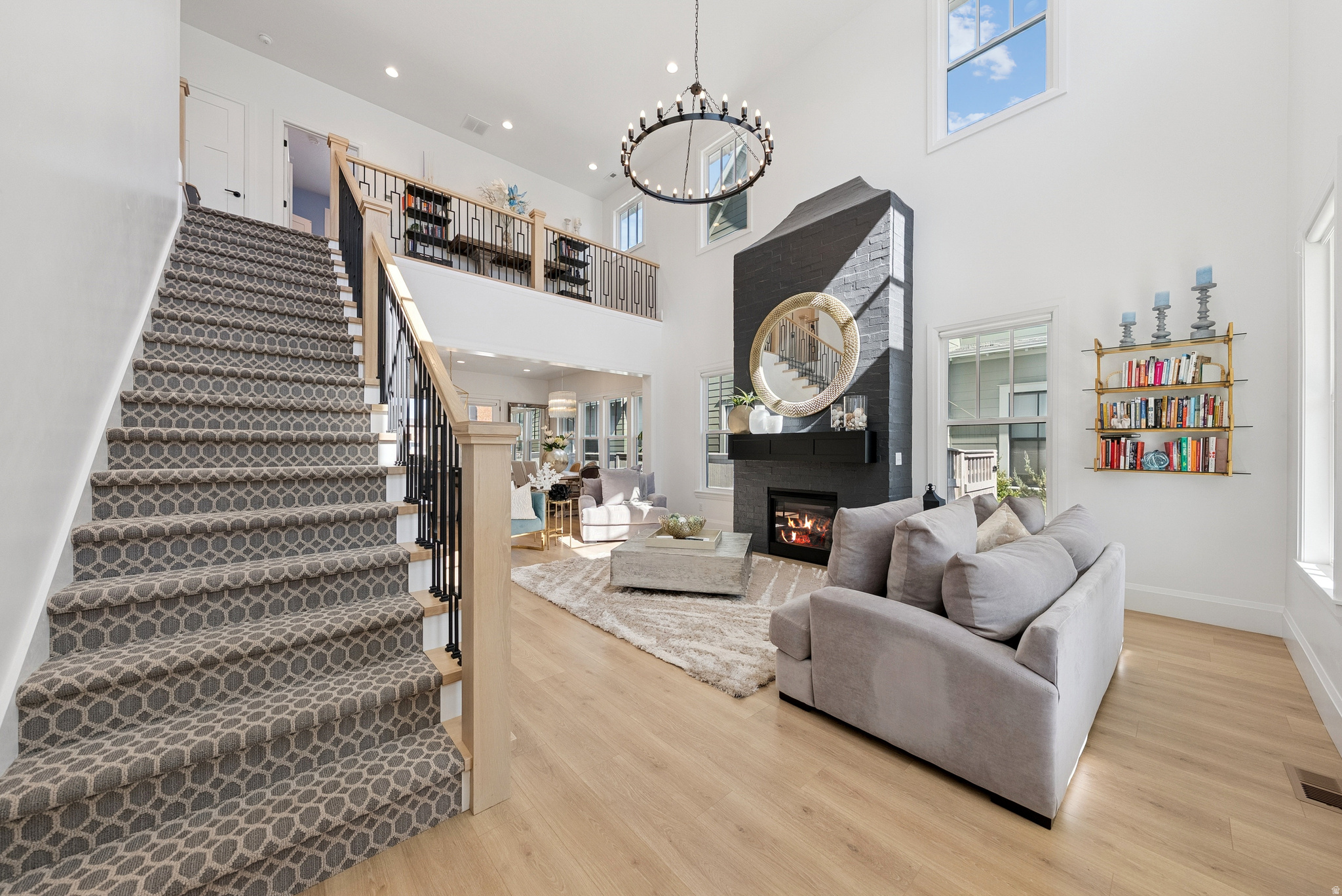 DAYBREAK - Residential