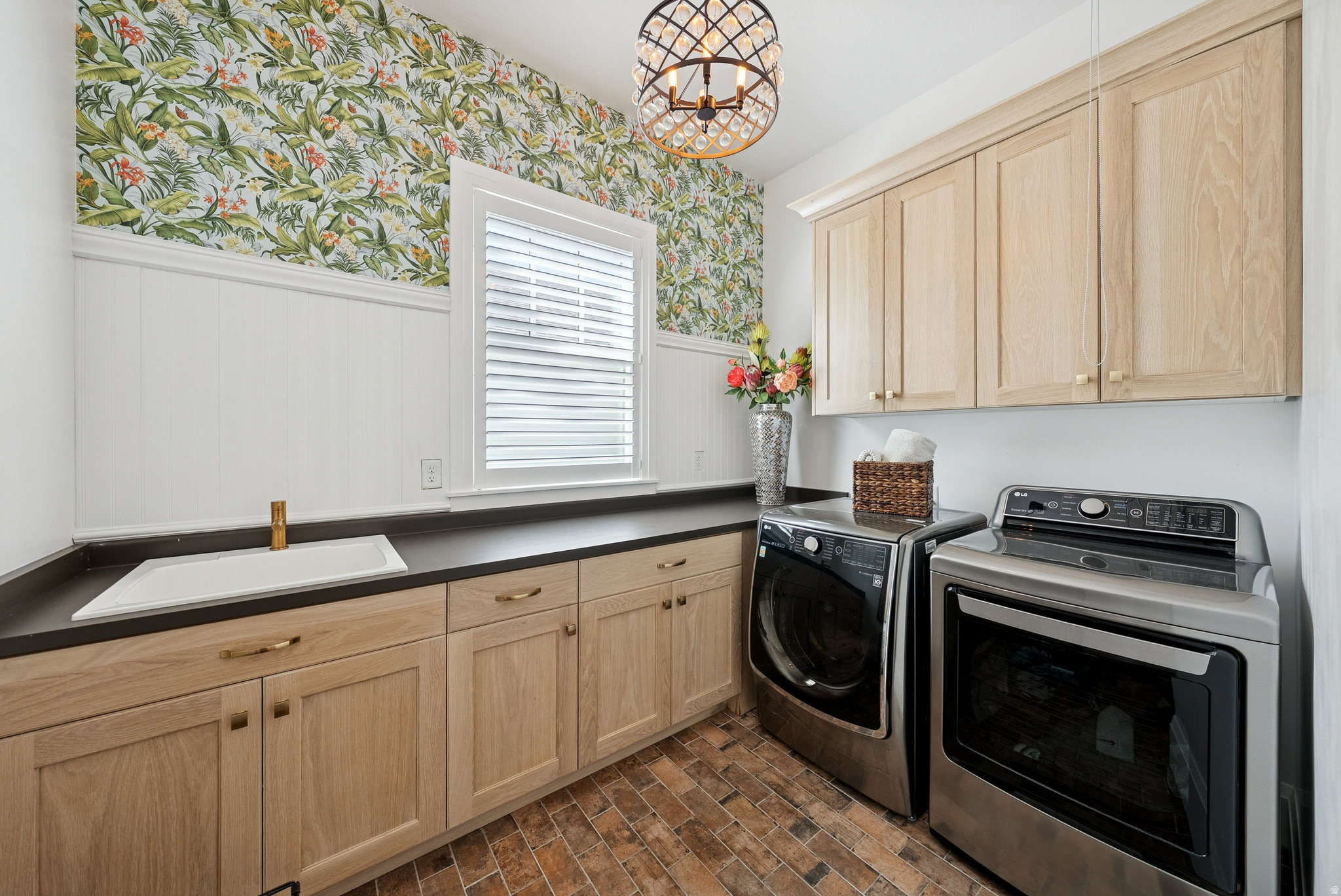 DAYBREAK - Residential